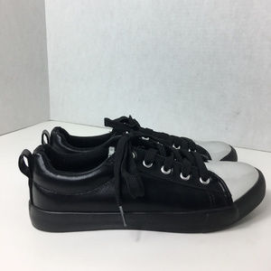 Twisted Womens Size 7.5 Sneaker